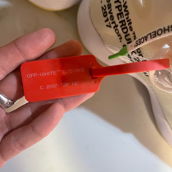 NIKE X OFFWHITE FLYKNIT HYPERDUNK - Picture 3 of 9